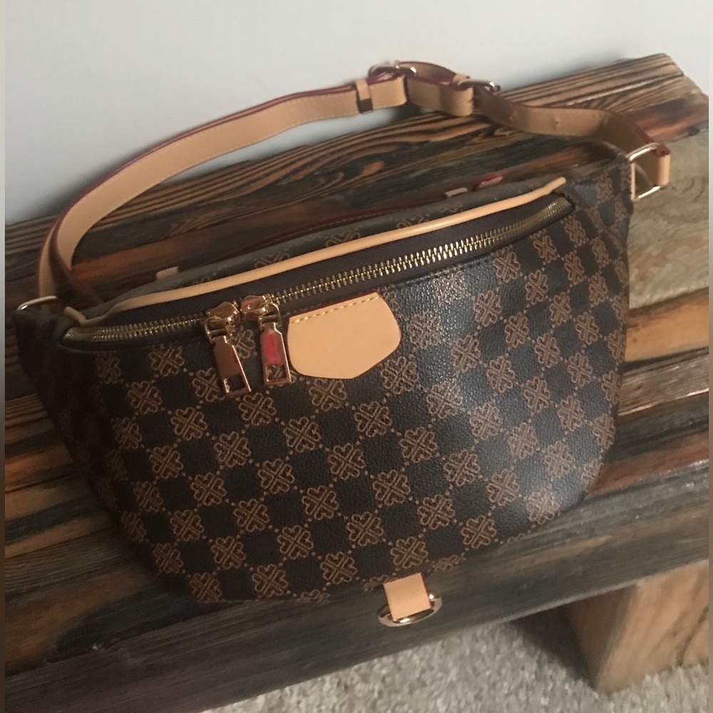 Designer purse - Picture 2 of 8